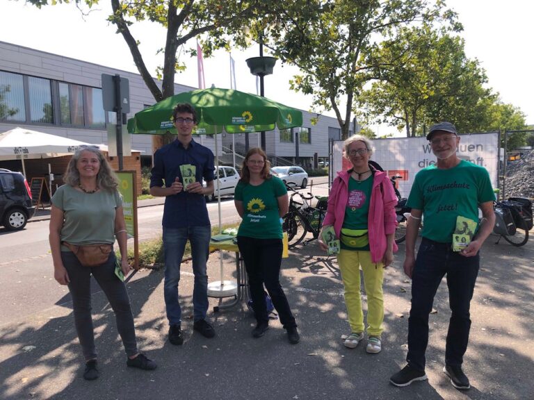 Wahlstand mit Sebastian Hansen