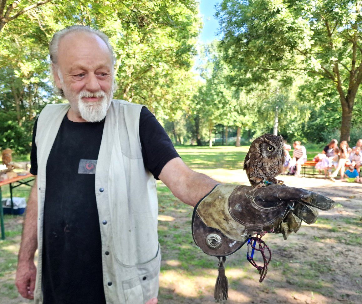 Falkner Dellert mit Eule